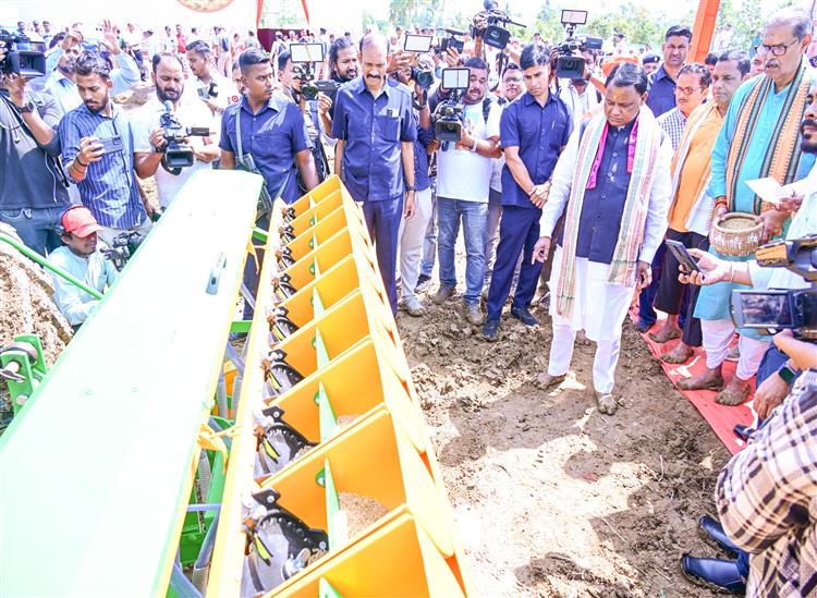 Odishakhabar:51-laks-kisan-get-sahayta-rasi