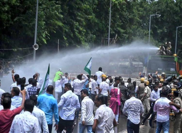 Odishakhabar:Bjd-protest-on-FM-college