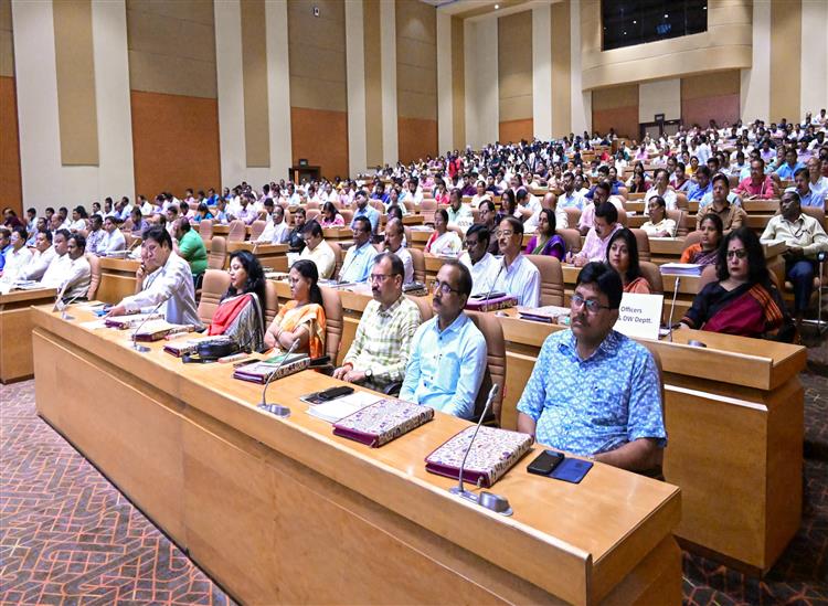 Odishakhabar:Cm-at-cdo-officer-metting