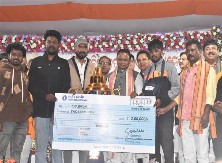 Odishakhabar:Cm-attend-mini-kalinga-cup