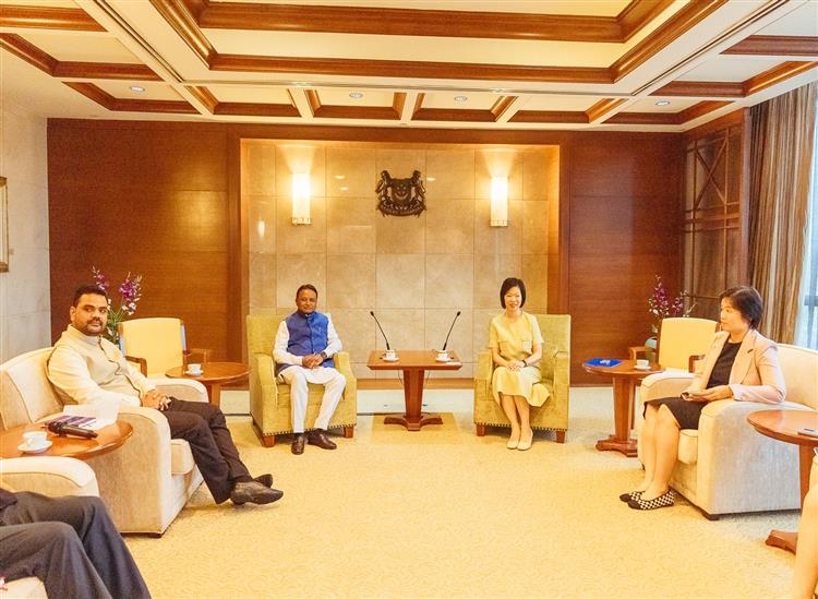 Odishakhabar:Cm-meet-singapur-deputy-pm