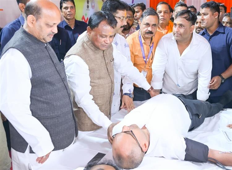odishakhabar:Modi-birthday-mega-blood-donation-camp